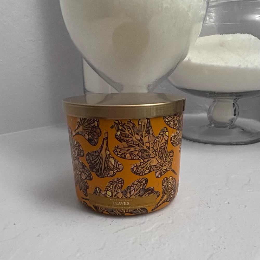 Bath & Body Works Leaves Scented Candle 3 Wick NWT